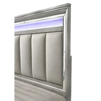 Ensemble de chambre à coucher Evonne 6 pièces gris avec panneaux rembourrés et éclairage LED