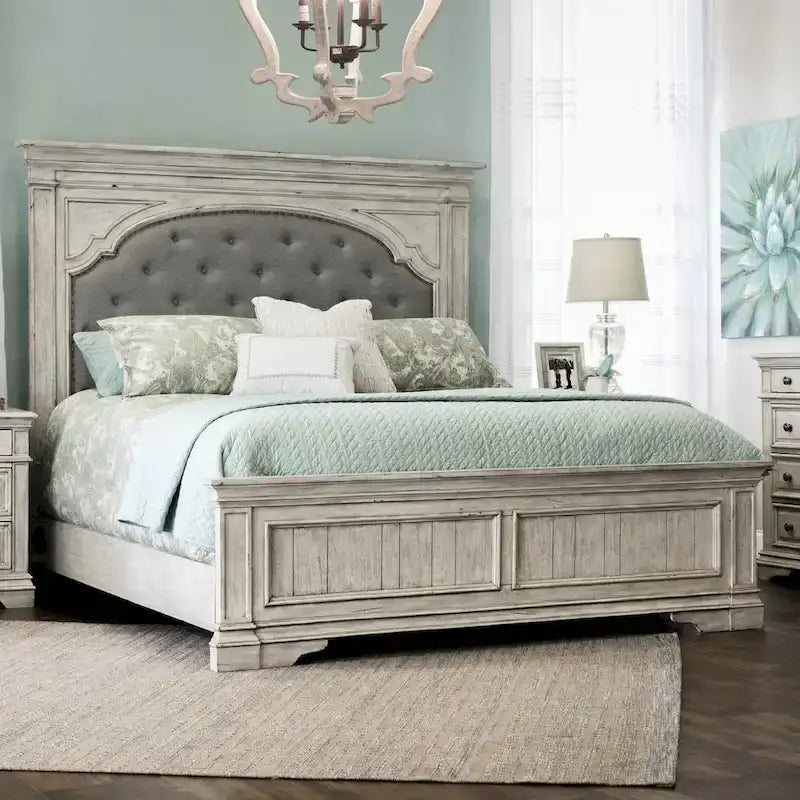 Ensemble de chambre à coucher Steve Silver Havenwood 6 pièces avec panneaux rembourrés