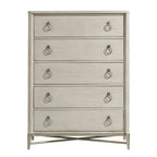 Ensemble de chambre à coucher Roundhill Furniture Mantalia en bois massif, comprenant un lit à panneaux, une commode, un miroir, deux tables de chevet, une armoire et un banc, couleur champagne.