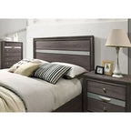 Ensemble de chambre à coucher Bara contemporain en bois massif gris avec plateforme de rangement 2 pièces par Furniture of America