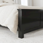 Ensemble lit queen et table de chevet 2 pièces en bois noir Oak Park de Homestyles