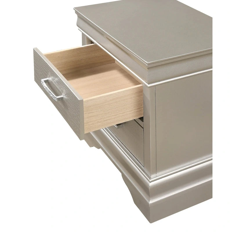 Set camera da letto Sigurd 4 pezzi in similpelle argentata con pannello capitonné