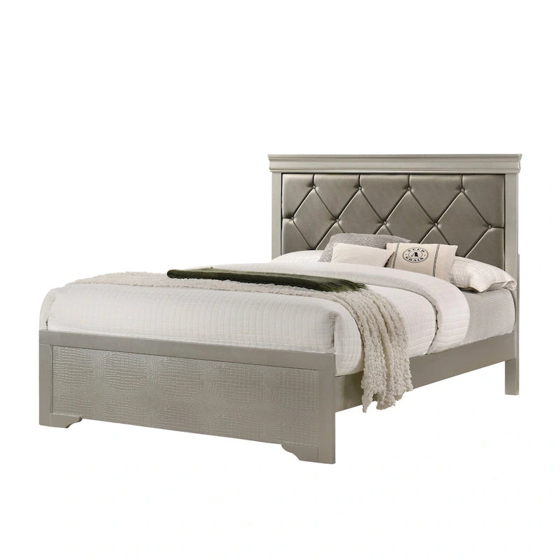Set camera da letto Sigurd 4 pezzi in similpelle argentata con pannello capitonné