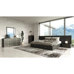 Lit plateforme contemporain Modrest Manchester gris foncé avec deux tables de chevet