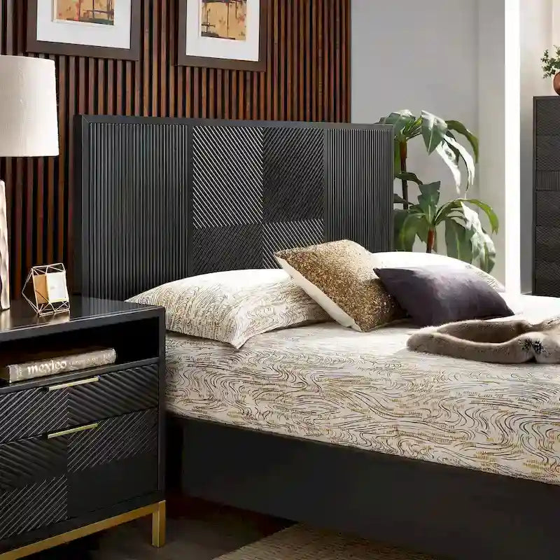 Ensemble de chambre à coucher Elea à chevrons sculptés par iNSPIRE Q Bold