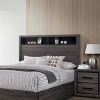 Ensemble de chambre à coucher Rothwell contemporain en bois gris avec étagères, composé de 2 panneaux, par Strick &amp; Bolton