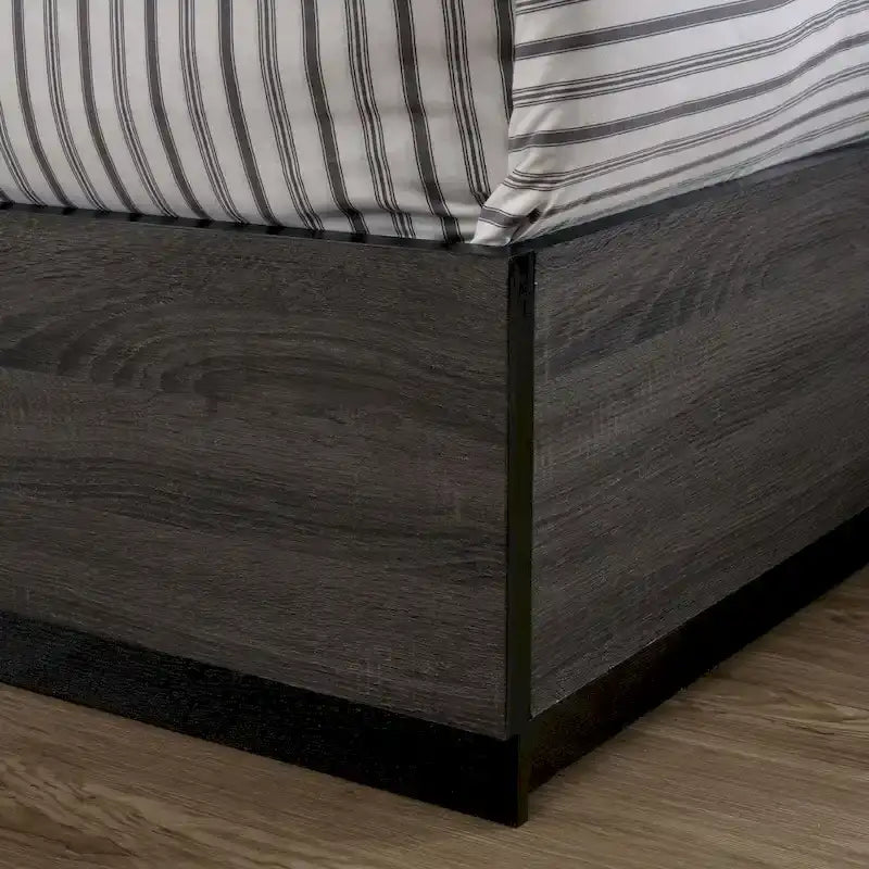 Ensemble de chambre à coucher Rothwell contemporain en bois gris avec étagères, composé de 2 panneaux, par Strick &amp; Bolton