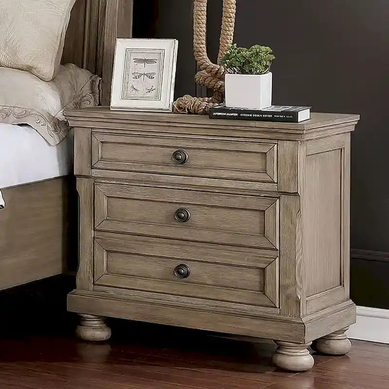 Ensemble de chambre à coucher Nahkohe Transitional en bois gris avec rangement intégré et port USB, 3 pièces, par Furniture of America