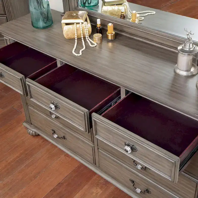 Ensemble de chambre à coucher traditionnel Vame en bois gris, 5 pièces, par Furniture of America