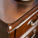 Ensemble de chambre à coucher traditionnel Diva en bois massif cerisier, 2 pièces, avec colonne, par Furniture of America
