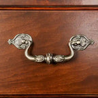 Ensemble de chambre à coucher traditionnel Diva en bois massif cerisier, 2 pièces, avec colonne, par Furniture of America