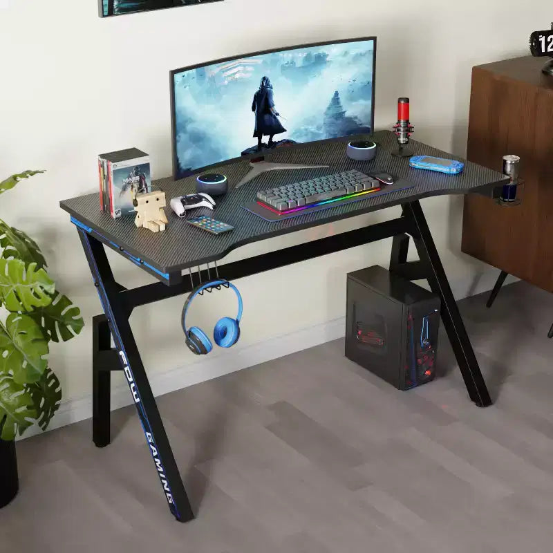 Scrivania da Gaming FDW da 47 Pollici per PC, in Fibra di Carbonio, Postazione da Lavoro Definitiva per Gamer con Porta Bicchieri e Gancio per Cuffie per Ufficio Domestico