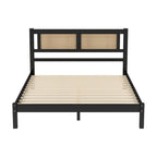 Ensemble de chambre 3 pièces : lit plateforme en bois Queen Size avec tête de lit en rotin, 2 tables de chevet en rotin et 3 tiroirs, noir