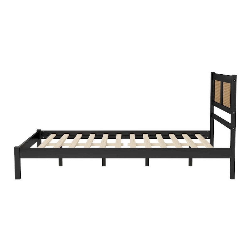 Ensemble de chambre 3 pièces : lit plateforme en bois Queen Size avec tête de lit en rotin, 2 tables de chevet en rotin et 3 tiroirs, noir