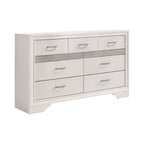 Ensemble de chambre à coucher Corbin 4 pièces avec 2 tables de chevet et une commode