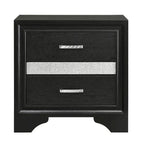 Ensemble de chambre à coucher Corbin 4 pièces avec 2 tables de chevet et une commode