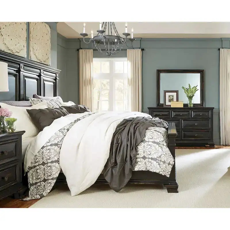 Ensemble de chambre à coucher Roundhill Furniture Renova Vintage en bois noir, comprenant un lit à panneaux, une commode, un miroir et deux tables de chevet.
