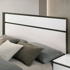 Ensemble de chambre à coucher 3 pièces Conjira en bois blanc moderne (USB) par Furniture of America