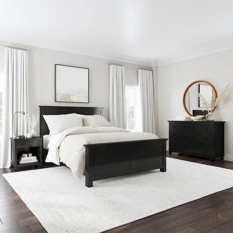 Lit Queen en bois noir Oak Park, table de chevet et commode par Homestyles