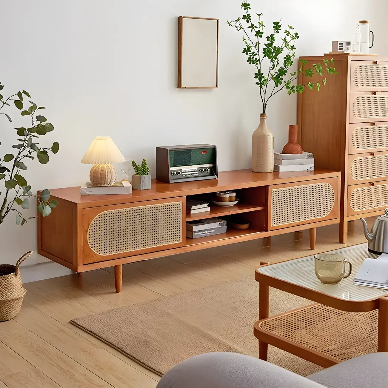 Mobile TV con vano a giorno e ante in rattan, in legno naturale da 200 cm