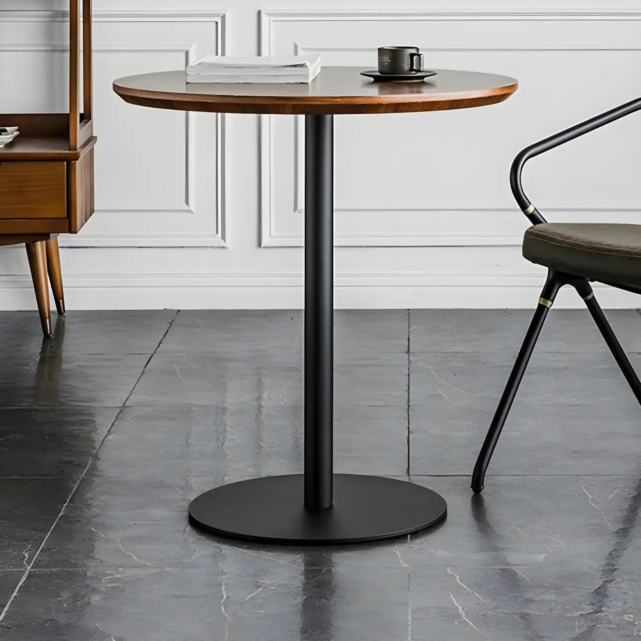 Tables de bar modernes à pied central en bois brun et métal noir