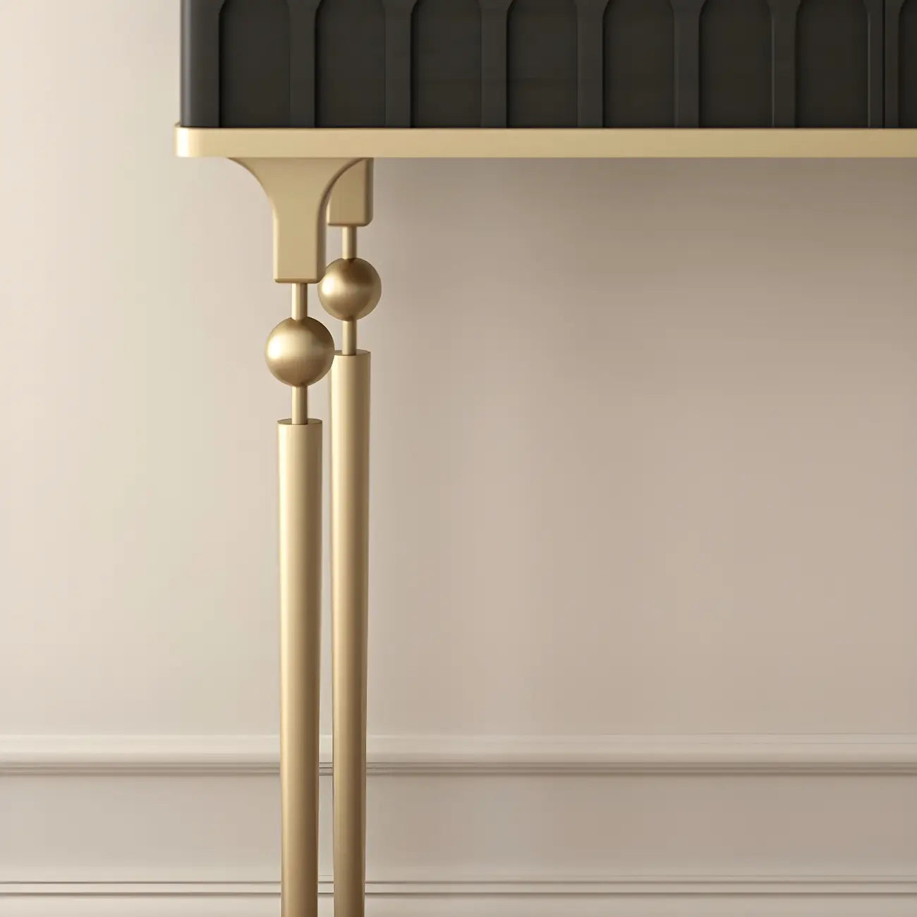 Console moderne en bois noir avec pieds dorés
