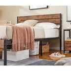 Ensemble de chambre à coucher 3 pièces Javlergo : cadre de lit plateforme en métal de style industriel avec tête de lit et ensemble de 2 tables de chevet, marron rustique