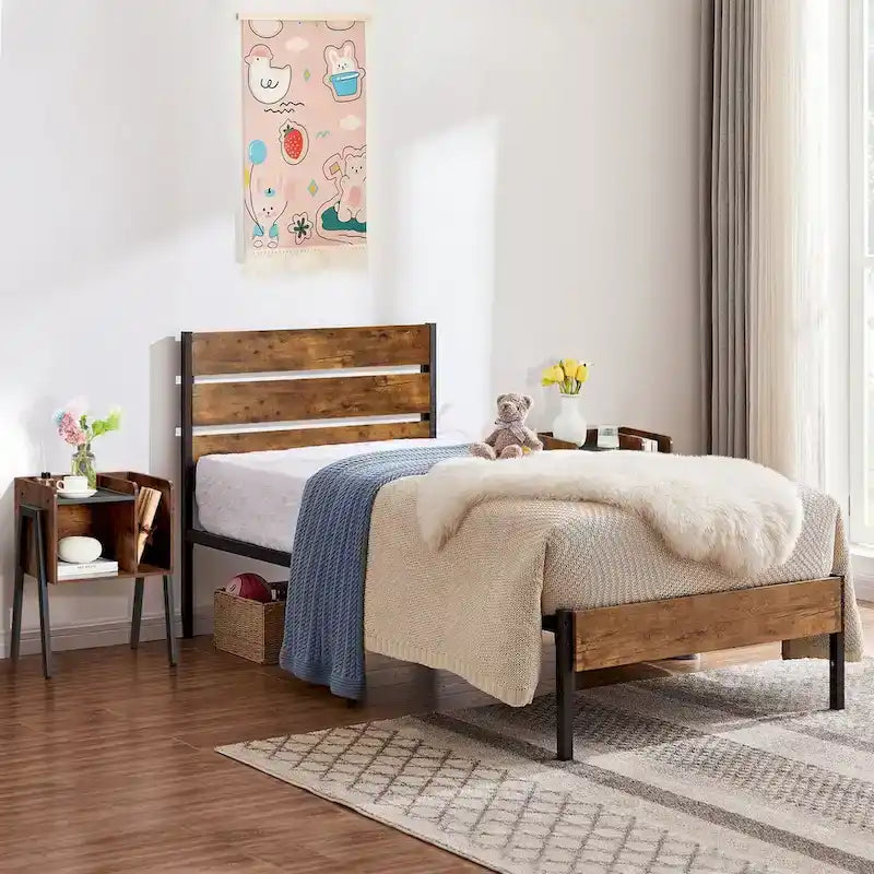 Ensemble de chambre à coucher 3 pièces Javlergo : cadre de lit plateforme en métal de style industriel avec tête de lit et ensemble de 2 tables de chevet, marron rustique