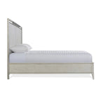 Ensemble de chambre à coucher 3 pièces Roundhill Furniture Mantalia en bois massif avec cadre en métal, comprenant un lit et deux tables de chevet, couleur champagne.