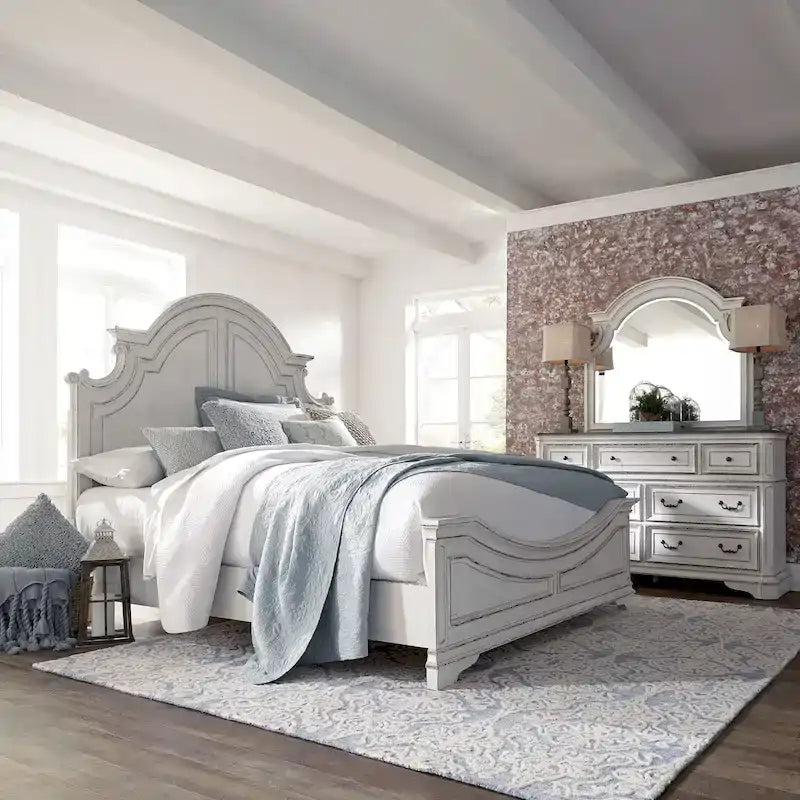 Ensemble lit à panneaux, commode et miroir Magnolia Manor