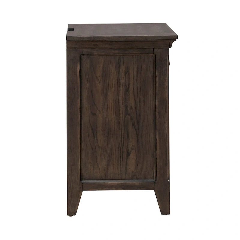Lit, commode, miroir et table de chevet rembourrés couleur marron selle de Paradise Valley