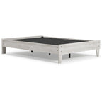 Lit plateforme blanchi Signature Design by Ashley Shawburn avec 2 tables de chevet