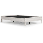 Lit plateforme blanchi Signature Design by Ashley Shawburn avec 2 tables de chevet