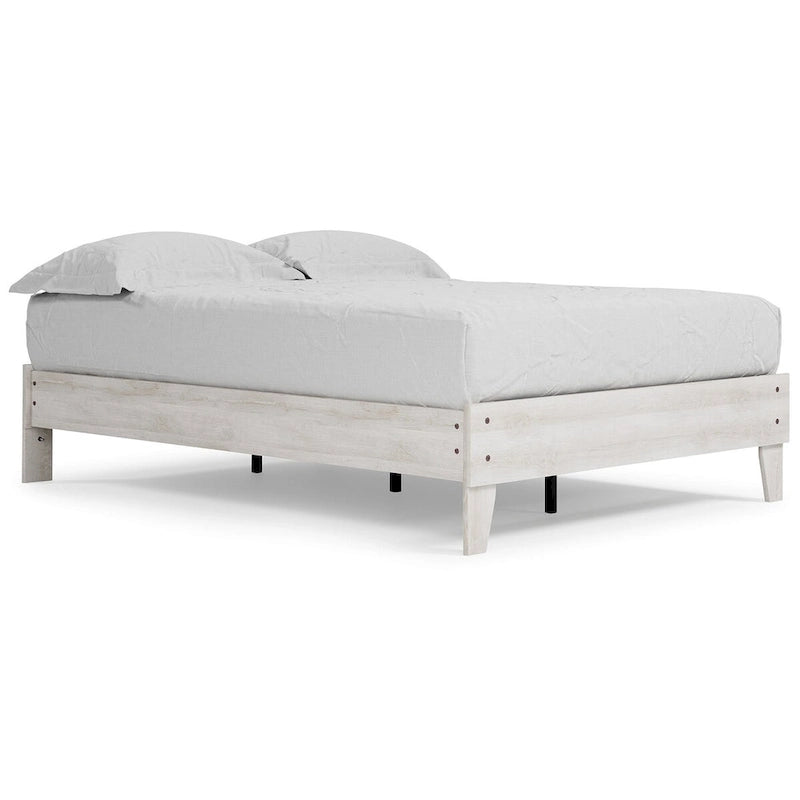 Lit plateforme blanchi Signature Design by Ashley Shawburn avec 2 tables de chevet