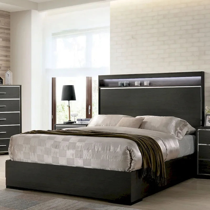 Ensemble de lit, table de chevet et commode 3 pièces gris contemporain Kastela de Furniture of America, avec éclairage LED et ports USB