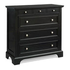 Ensemble lit queen en bois noir Homestyles Bedford 3 pièces, comprenant deux tables de chevet et une commode.