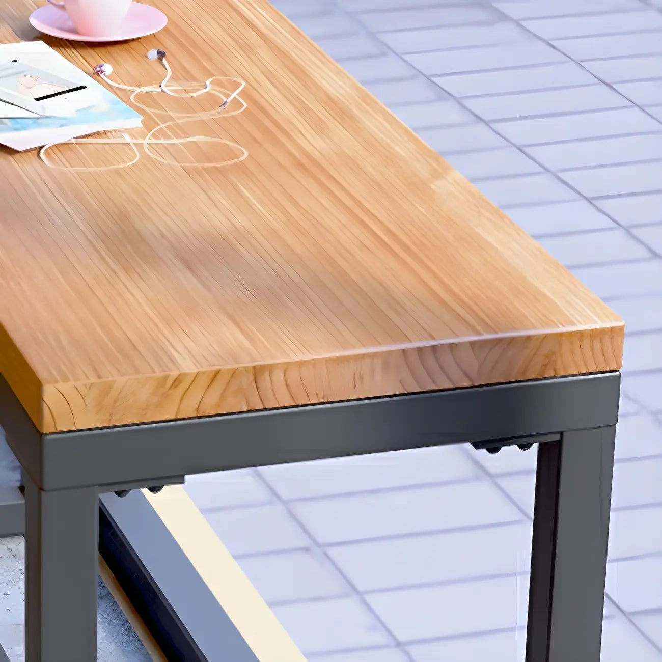 Table de bar moderne en bois brun et fer avec piètement à tréteaux