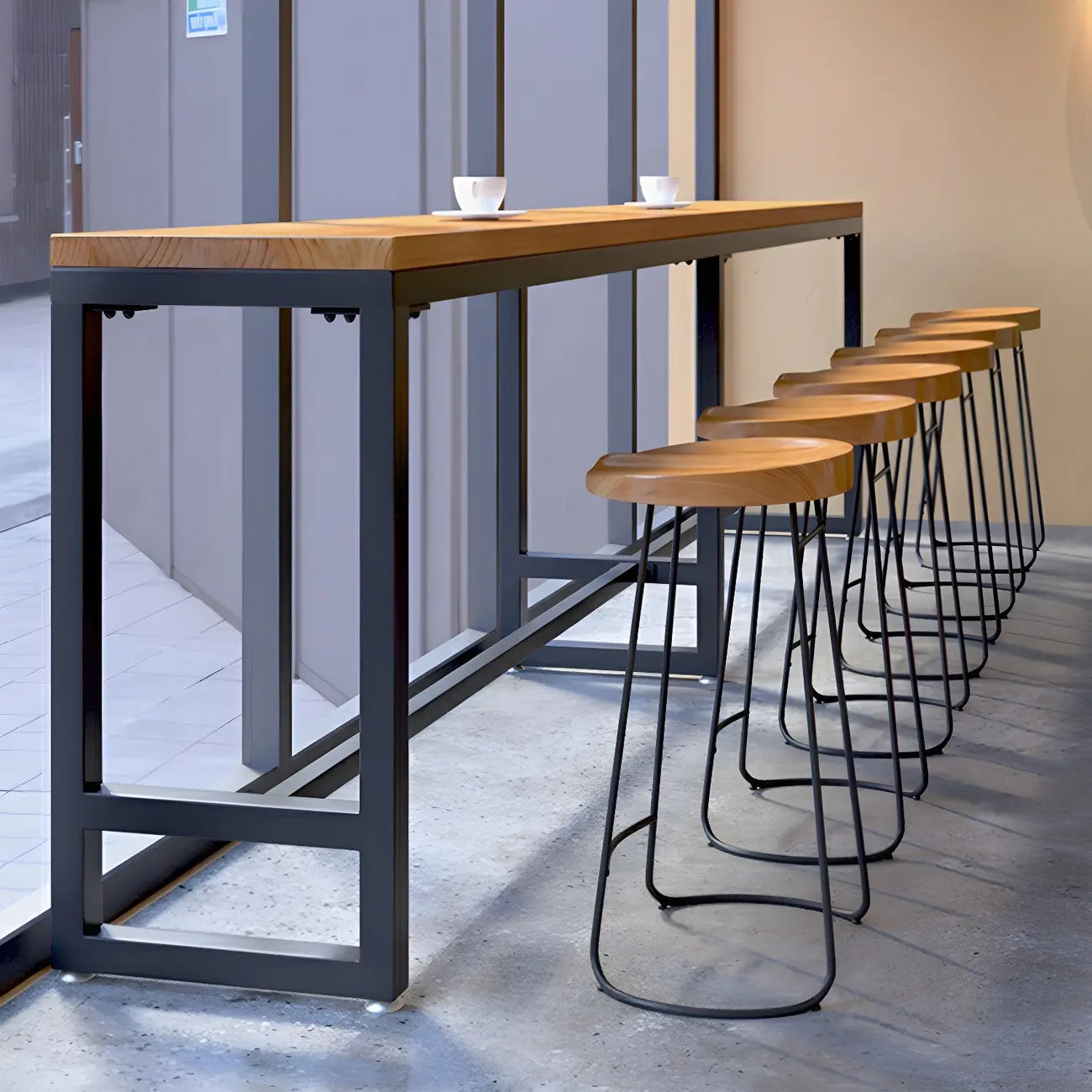 Table de bar moderne en bois brun et fer avec piètement à tréteaux