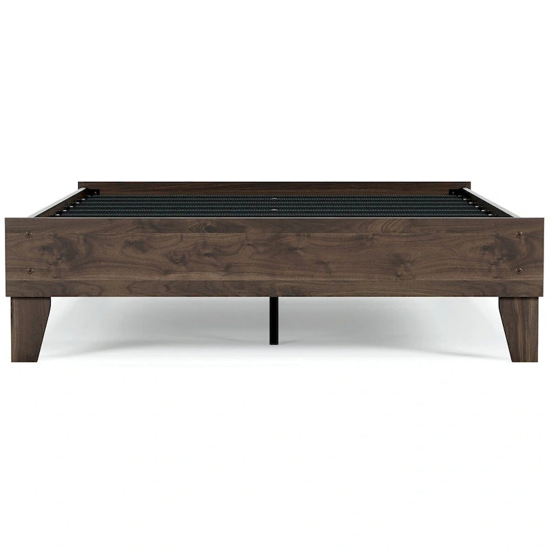 Lit plateforme Mocha Signature Design by Ashley Calverson avec 2 tables de chevet