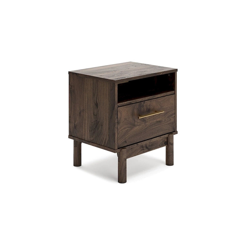 Lit plateforme Mocha Signature Design by Ashley Calverson avec 2 tables de chevet