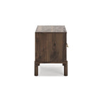 Lit plateforme Mocha Signature Design by Ashley Calverson avec 2 tables de chevet