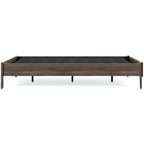 Lit plateforme Mocha Signature Design by Ashley Calverson avec 2 tables de chevet