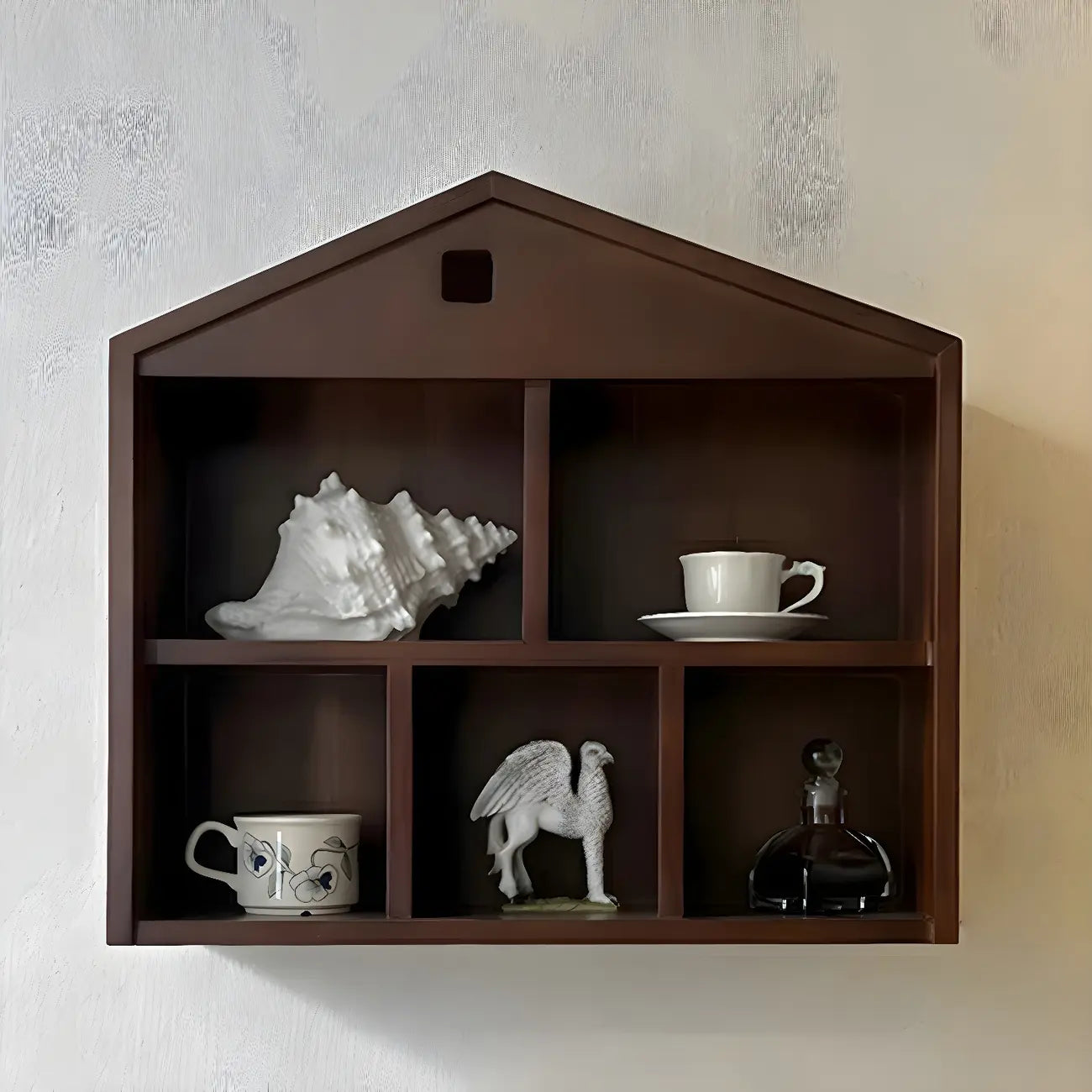 Vitrine flottante en bois à 2 étagères en forme de maison classique