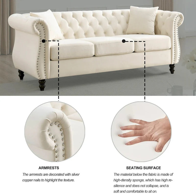 Canapé en velours beige pour salon, canapé 3 places capitonné avec accoudoirs arrondis et clous décoratifs, deux oreillers