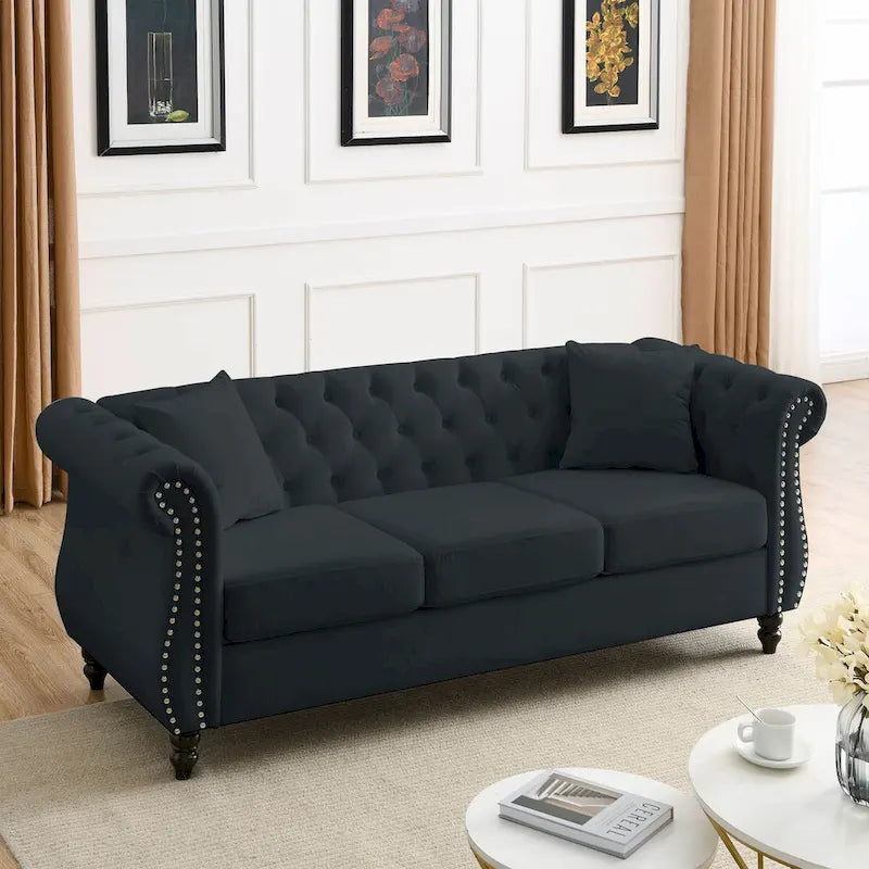 Canapé en velours beige pour salon, canapé 3 places capitonné avec accoudoirs arrondis et clous décoratifs, deux oreillers