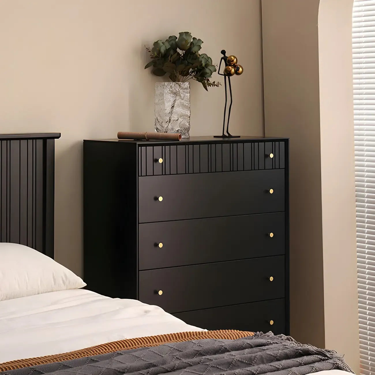 Commode classique en bois noir avec tiroirs pour chambre à coucher
