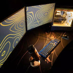 Tappetino per Mouse Lavabile da Gaming e Ufficio Curvo Ultrawide Arozzi Special Edition e 3 Fori Personalizzati per Supporti Monitor con Gestione Cavi