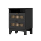 Ensemble de chambre à coucher 4 pièces : lit plateforme de style campagnard, table de chevet et commode avec poignées en métal
