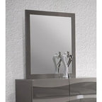 Ensemble de chambre à coucher Somette Devlin gris brillant 4 pièces, format queen