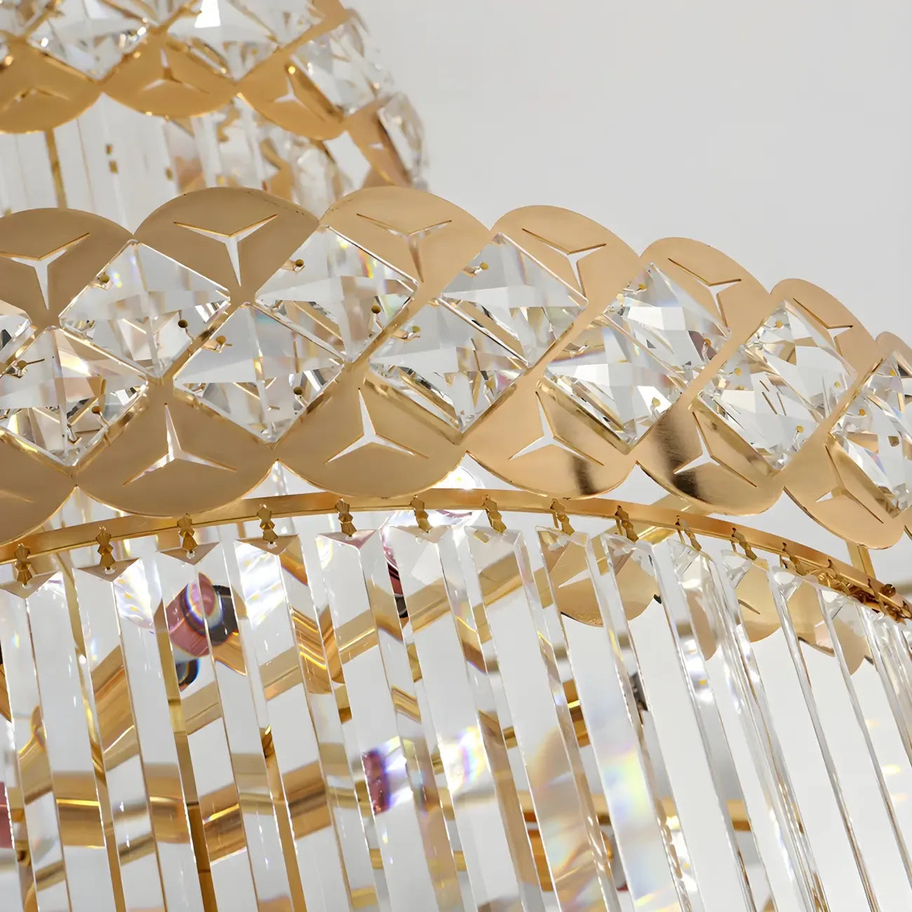 Luxueux lustre à cristaux LED en spirale à plusieurs niveaux